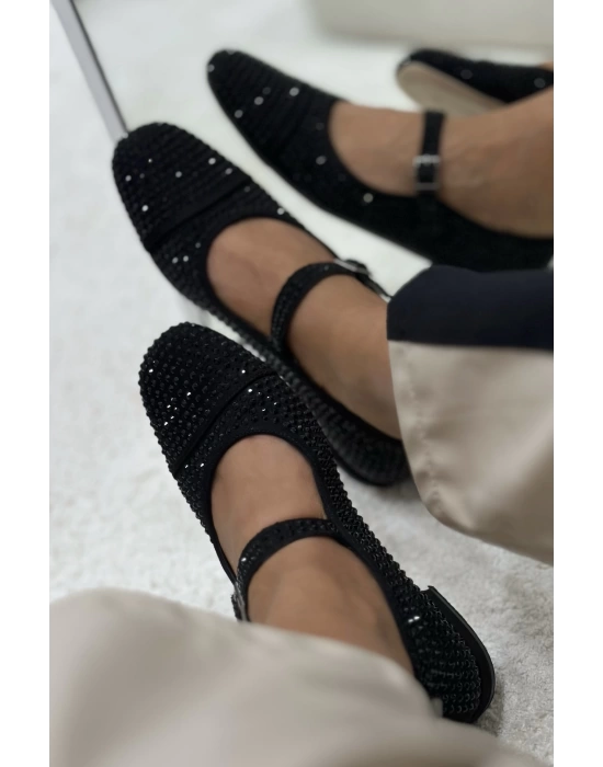 Sophisticated casual flats