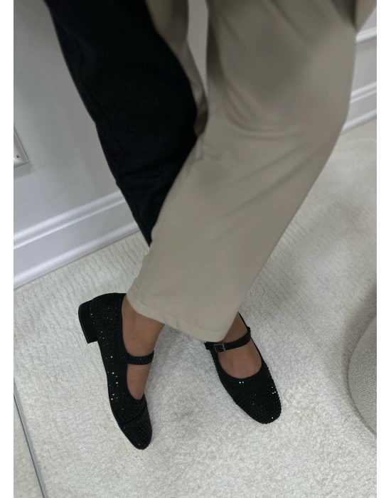 Sophisticated casual flats