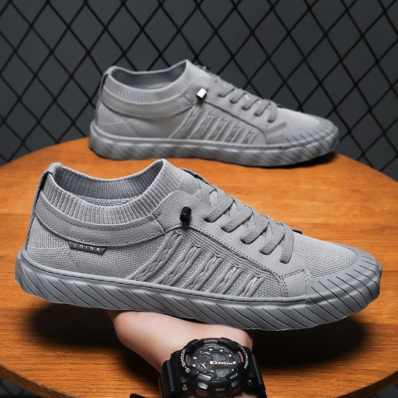 Versatile and breathable casual shoes for men
