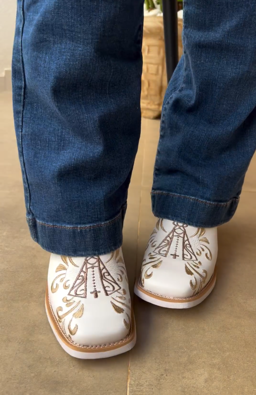 Gold embroidered durable leather boots