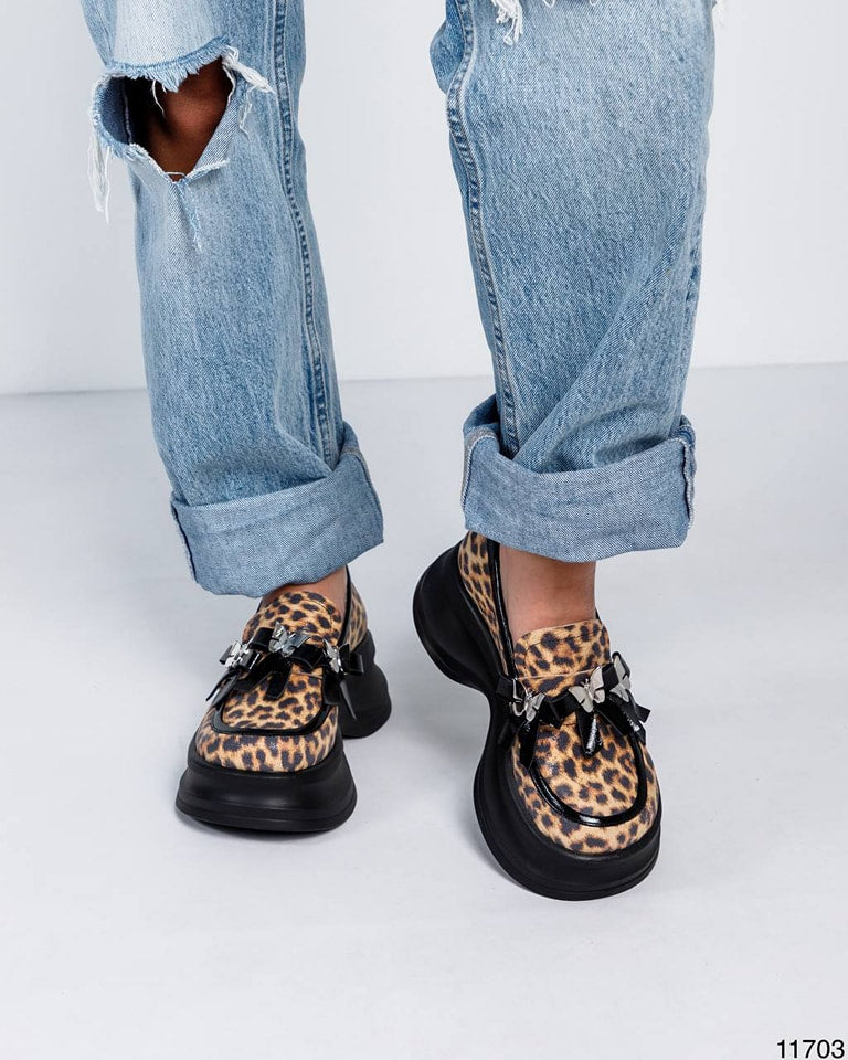 Soft-soled butterfly-embellished leopard print casual shoes