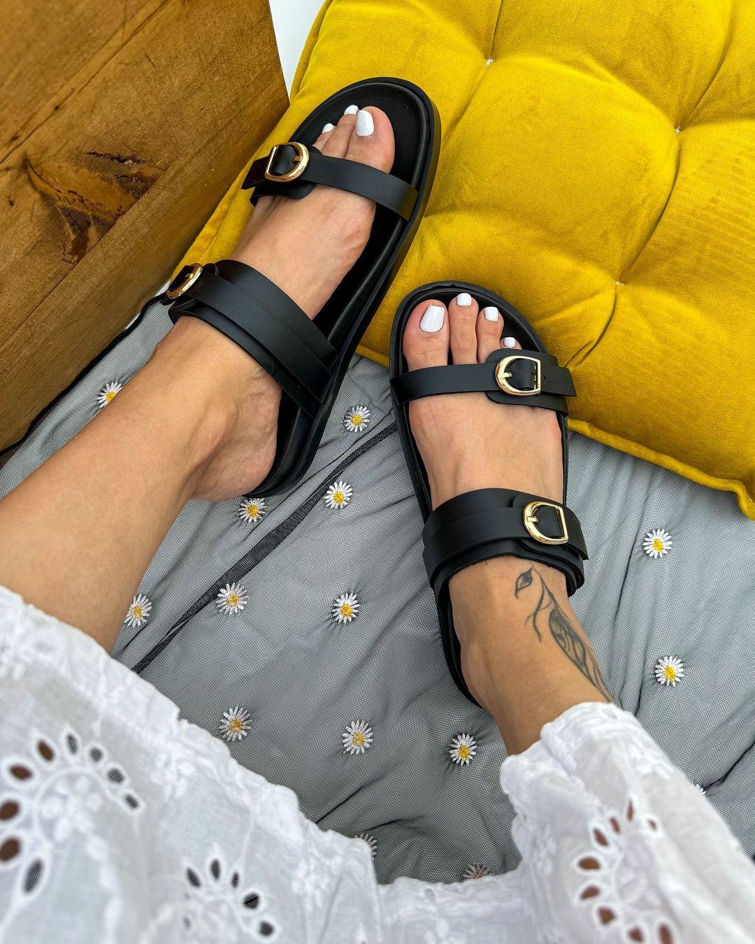 Leather versatile buckle casual sandals