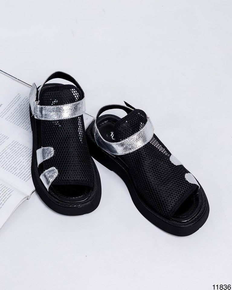 Breathable Velcro casual sandals