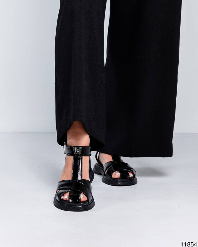 Glossy leather buckle sandals