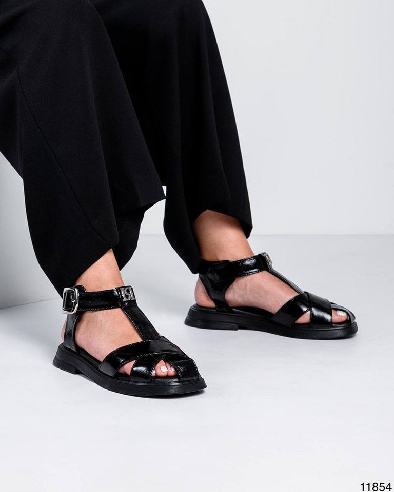 Glossy leather buckle sandals