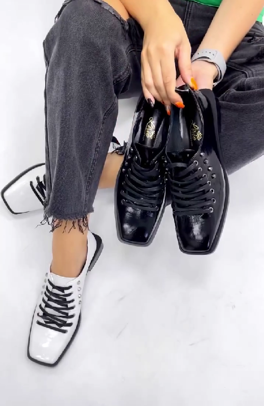 Versatile patent leather lace-up casual shoes