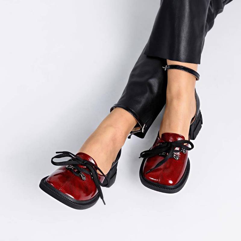 Dark red solid color leather lace-up casual shoes