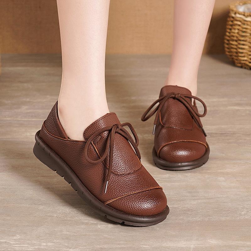 Women's lace-up flat shoes