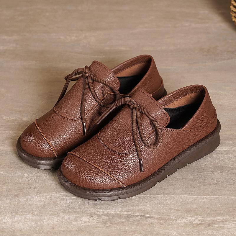 Women's lace-up flat shoes