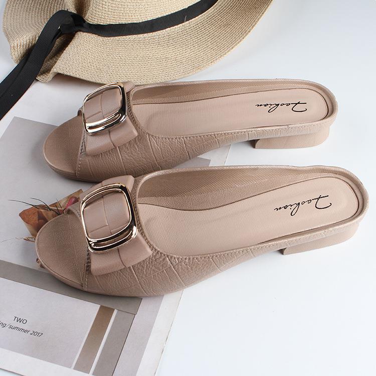 Elegant and comfortable casual flats