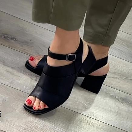 Chic Leather Chunky Sandals