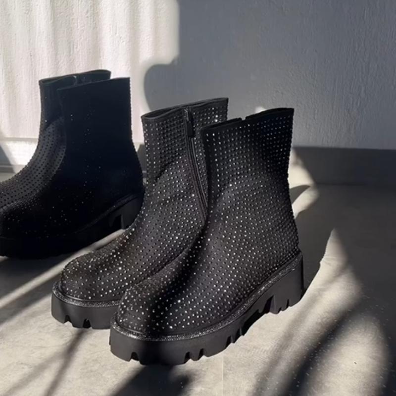 Black shiny casual boots