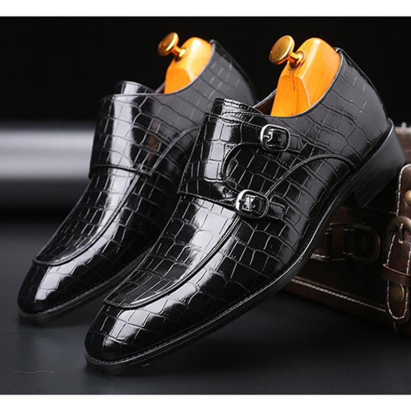 Men's crocodile pattern pointed leather shoes