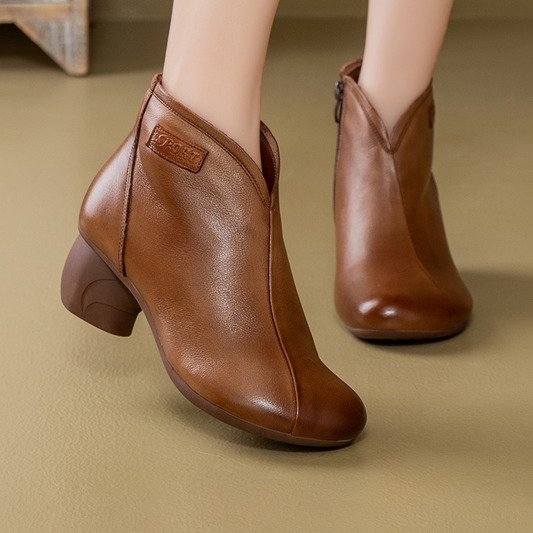 Comfortable and versatile leather boots